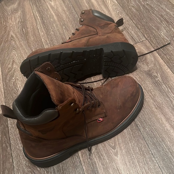 Red wing size 12 water proof and steel toe - Picture 1 of 1